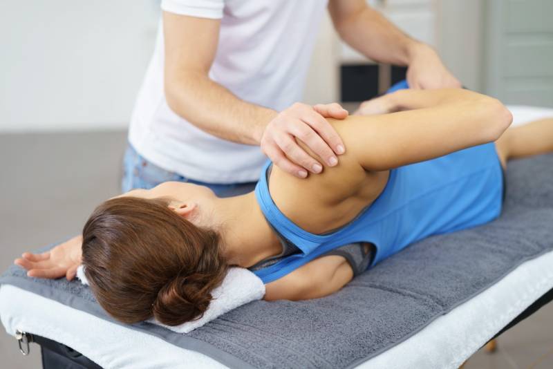 Ostéopathe à Marseille et Roquevaire pour soulager les douleurs de la femme enceinte, adulte, nourrissons, sportifs et senior